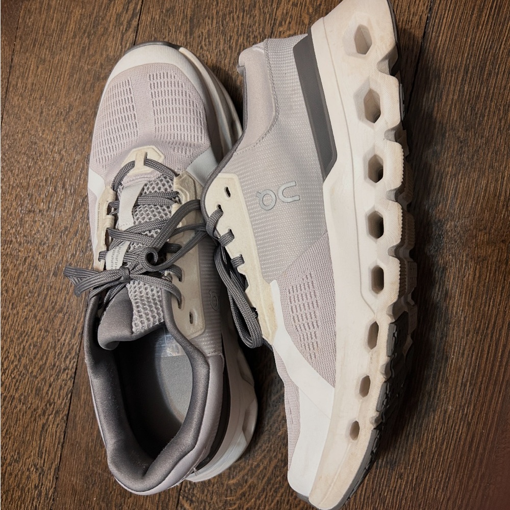 On Running Women's Cloudnova Light Gray Sneakers